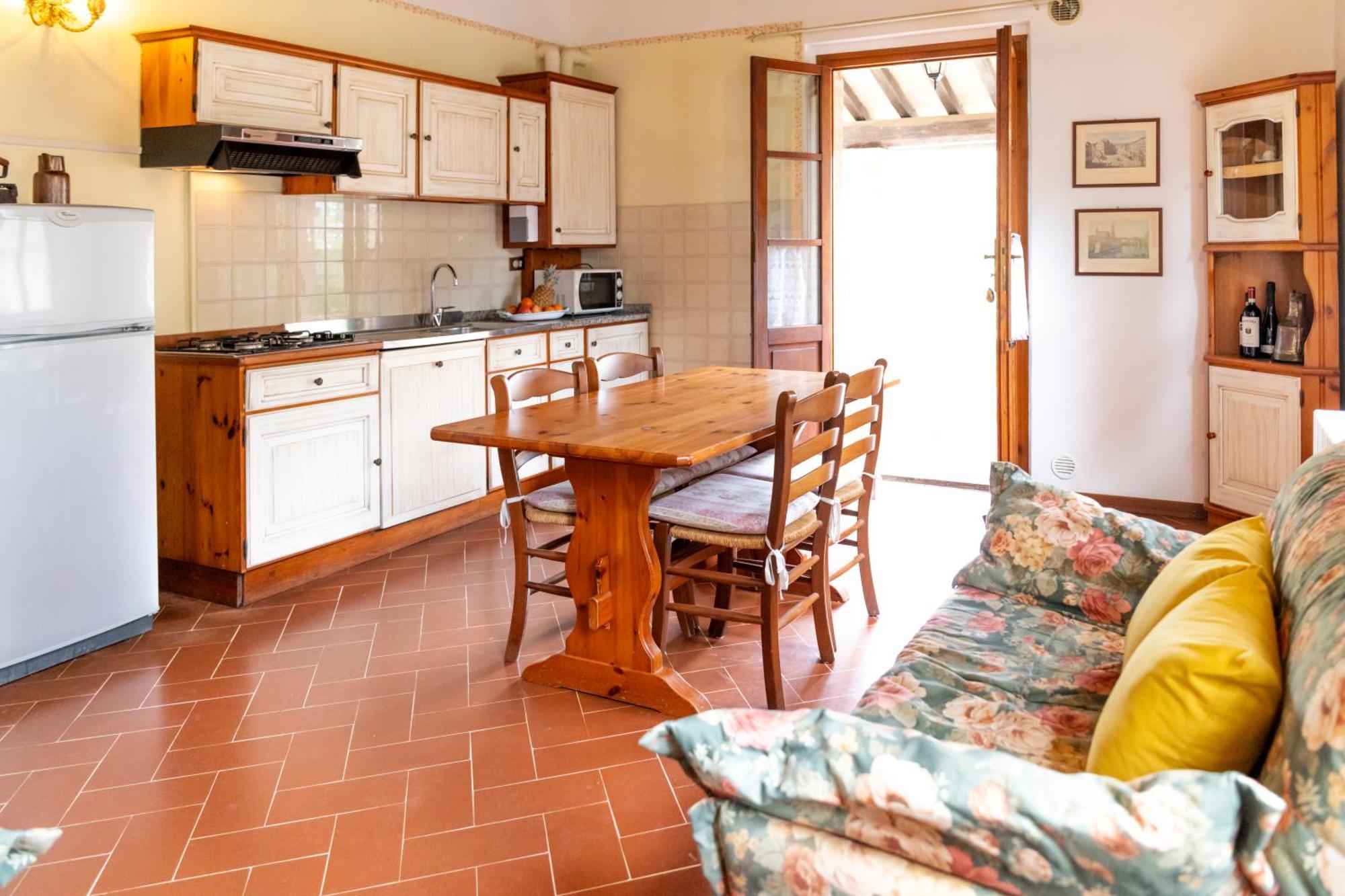הוילה מונטאיונה Borgo Il Poggio Agritourismo מראה חיצוני תמונה