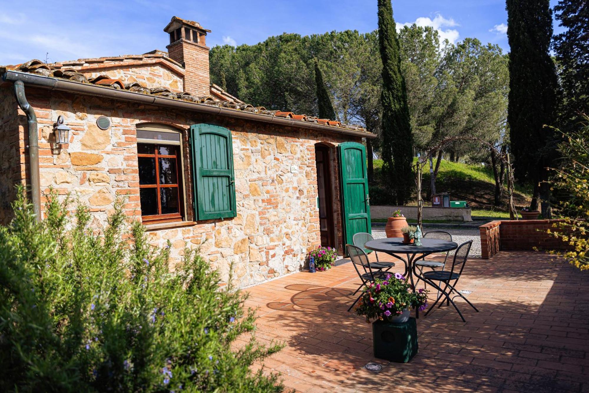 הוילה מונטאיונה Borgo Il Poggio Agritourismo מראה חיצוני תמונה