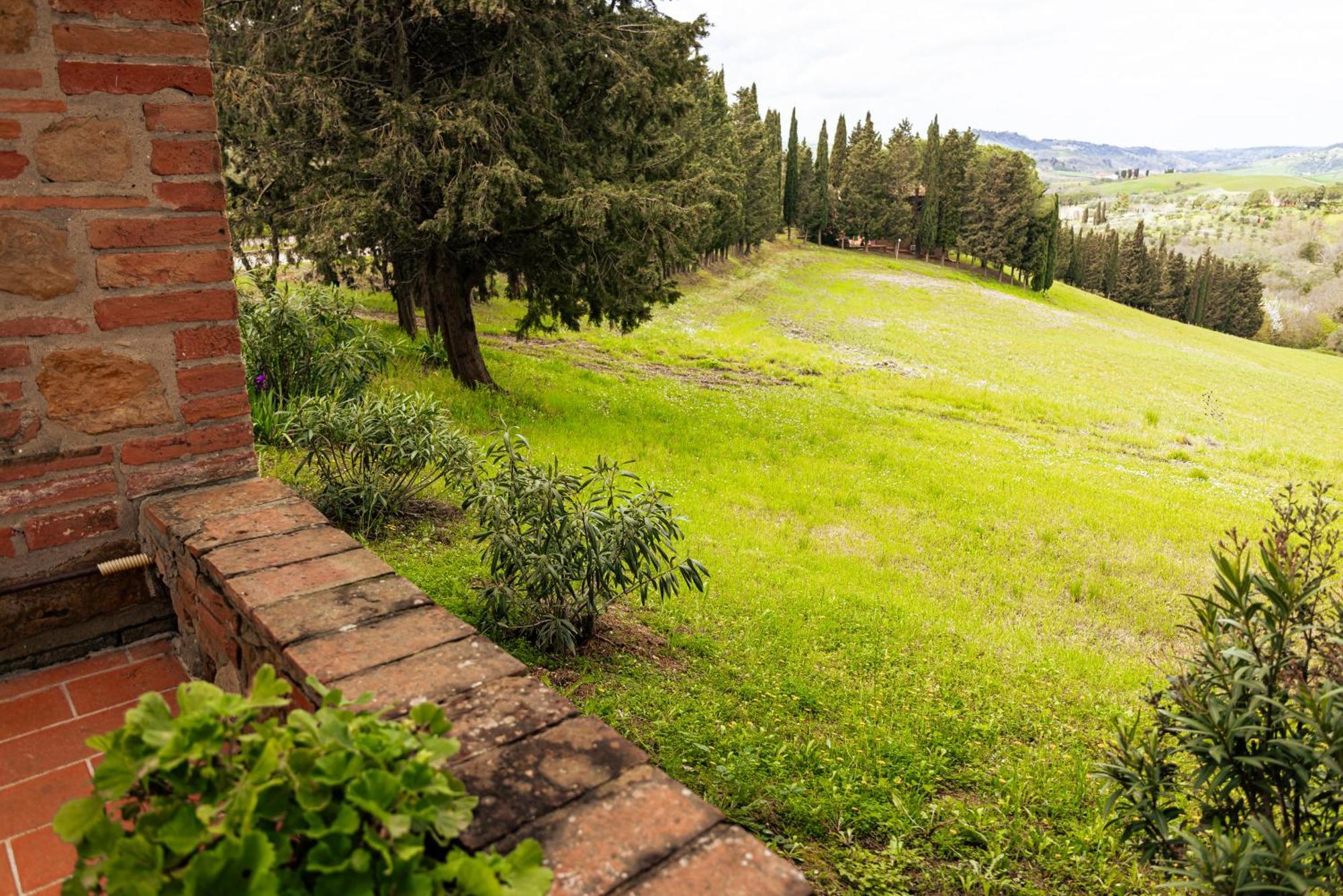 הוילה מונטאיונה Borgo Il Poggio Agritourismo מראה חיצוני תמונה