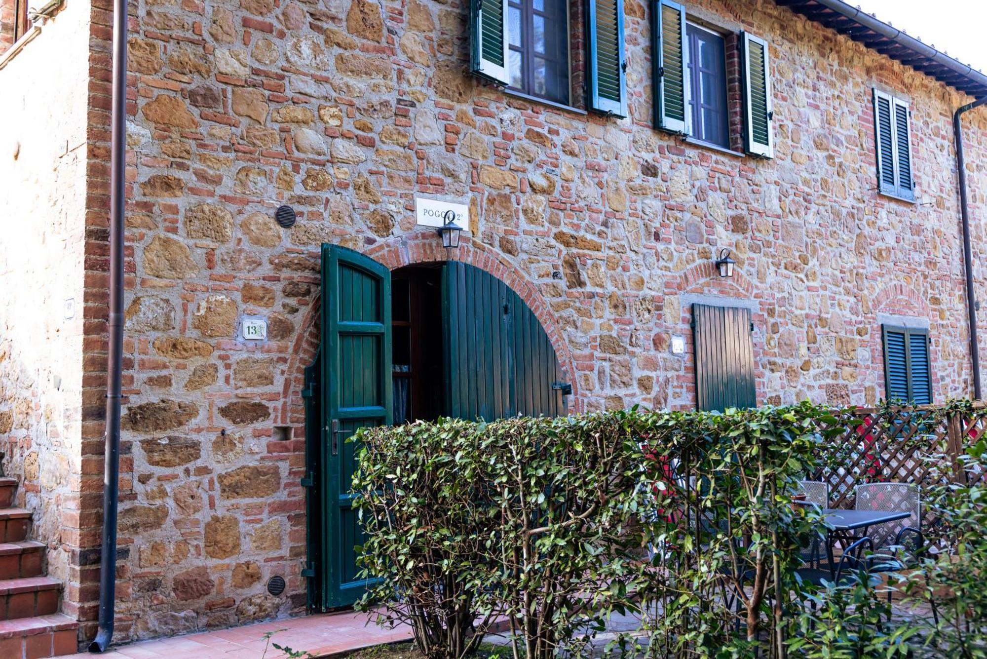 הוילה מונטאיונה Borgo Il Poggio Agritourismo מראה חיצוני תמונה