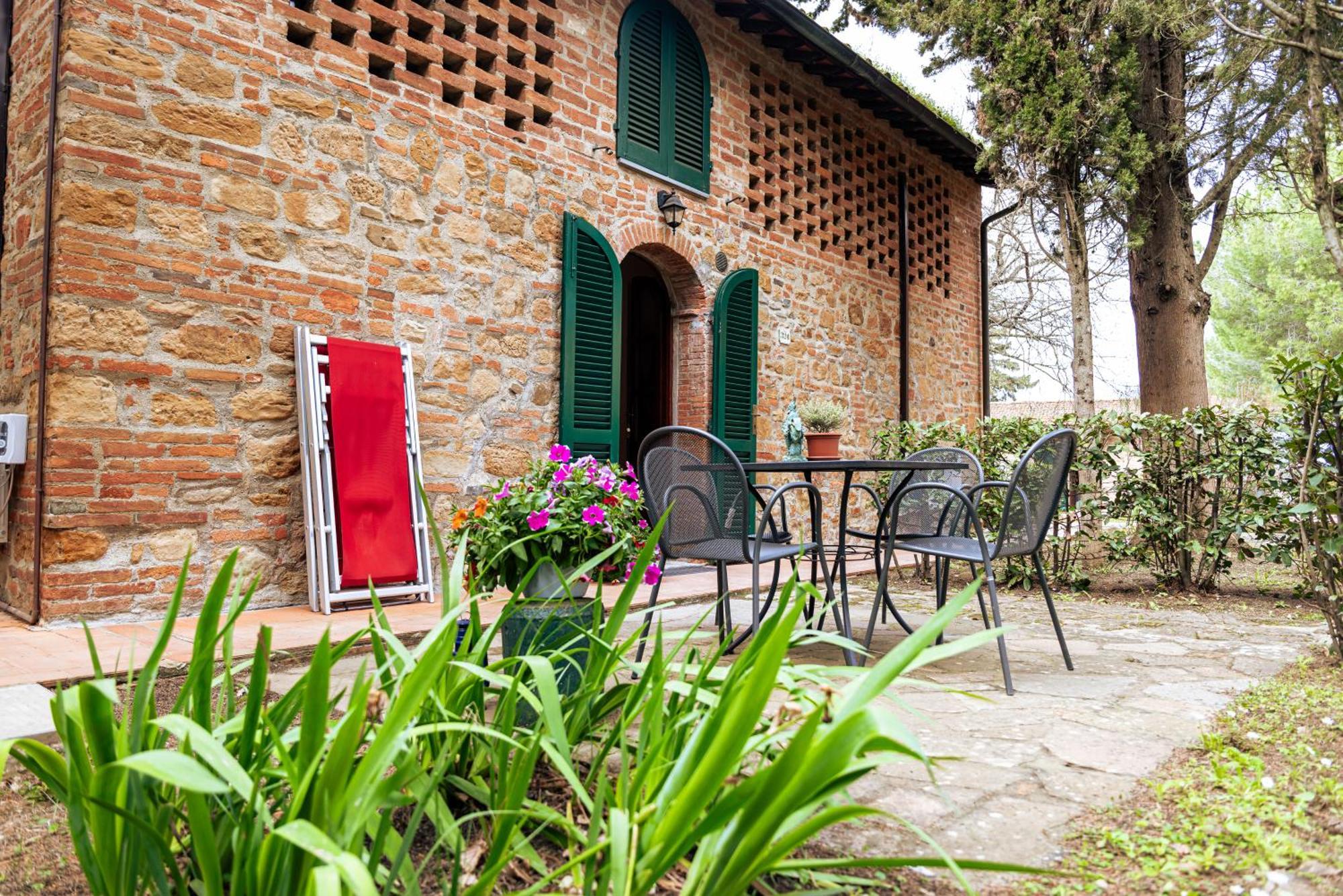 הוילה מונטאיונה Borgo Il Poggio Agritourismo מראה חיצוני תמונה