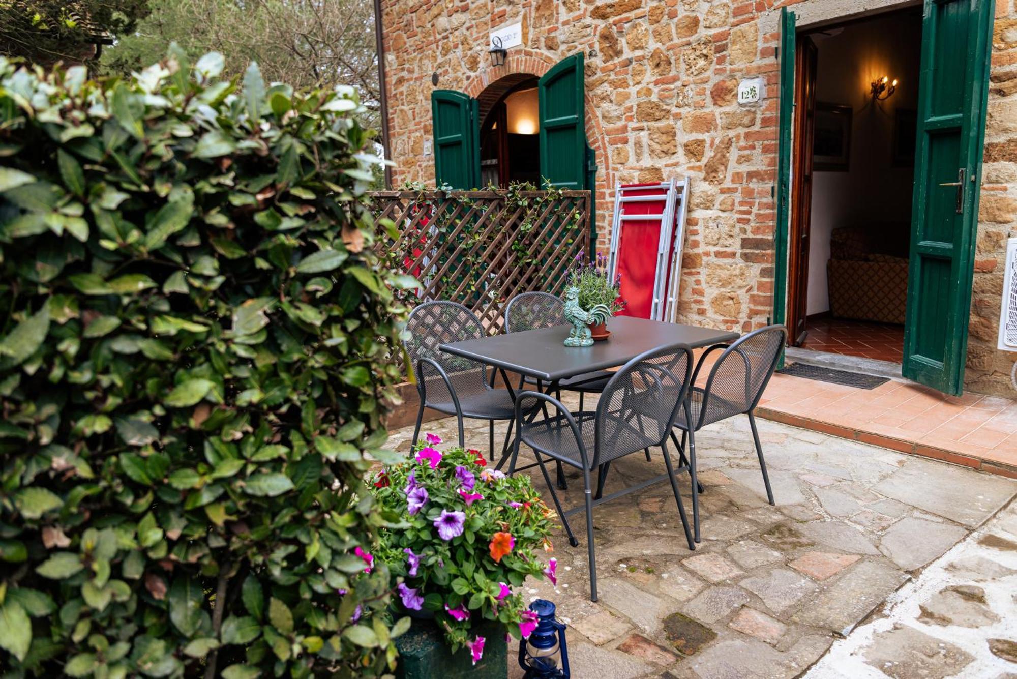 הוילה מונטאיונה Borgo Il Poggio Agritourismo מראה חיצוני תמונה