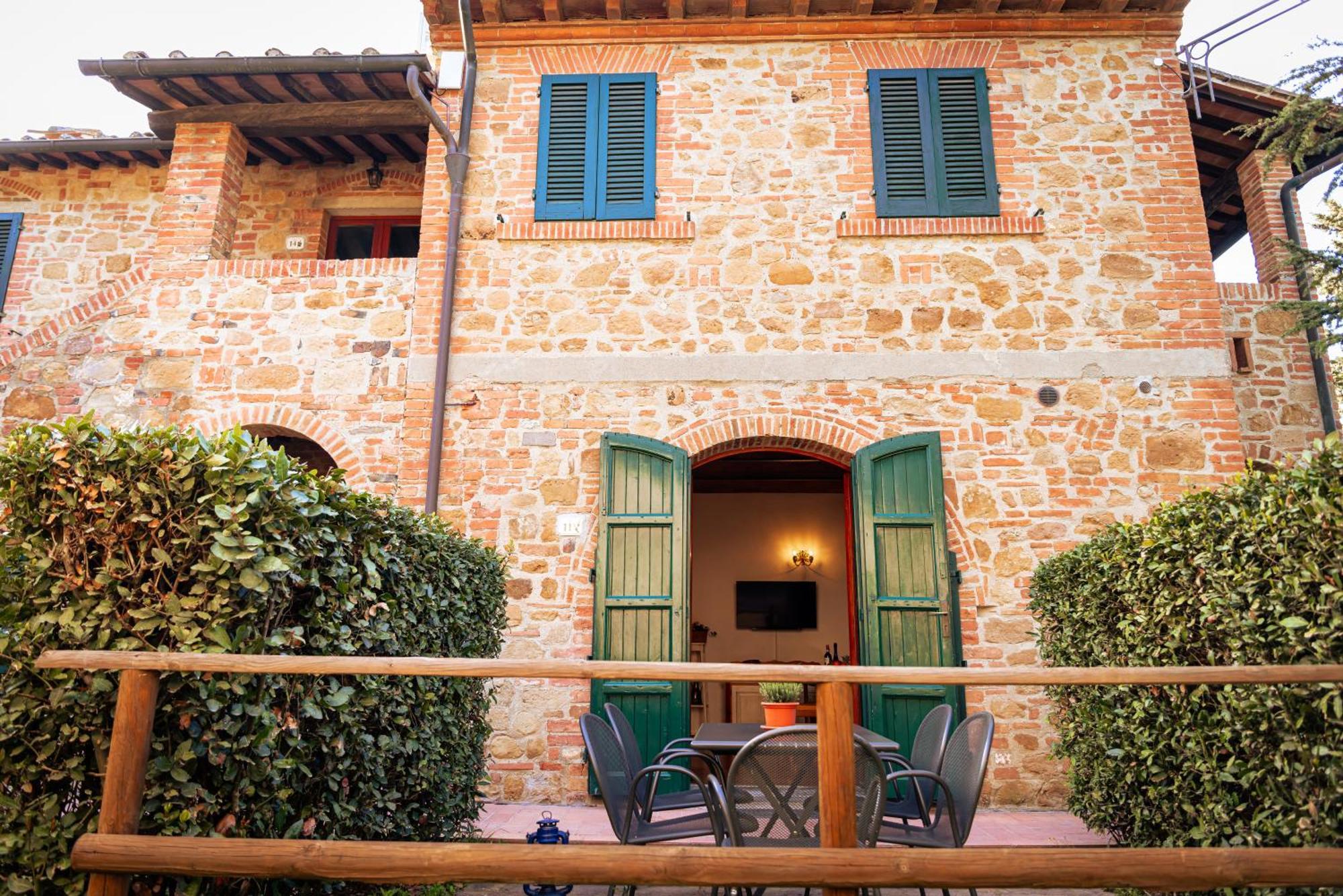 הוילה מונטאיונה Borgo Il Poggio Agritourismo מראה חיצוני תמונה